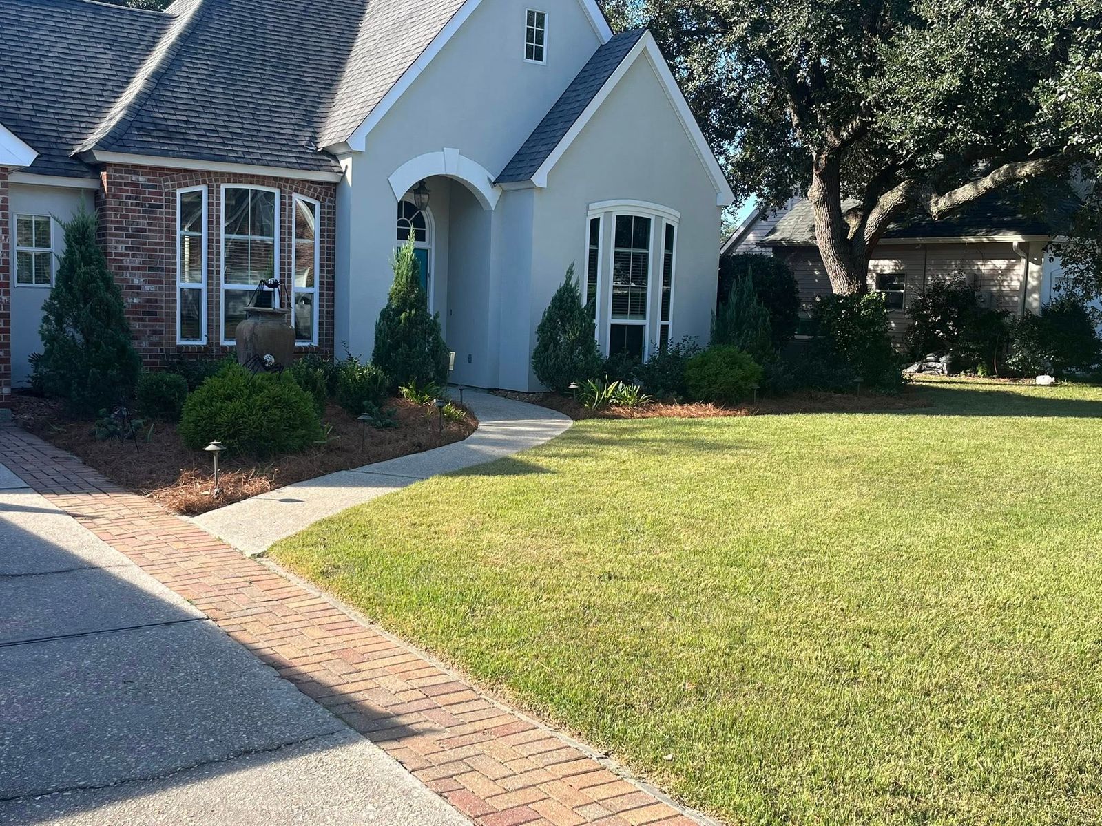 SOTE crew working on a Northshore lawn